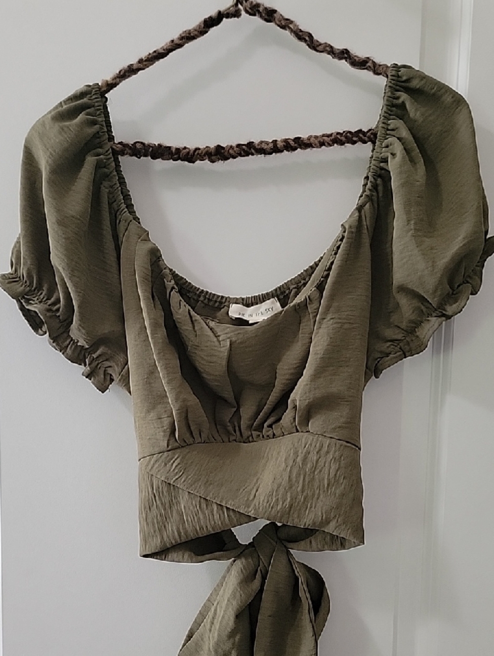 Tie-back Puff Sleeve Crop Top in Olive Green